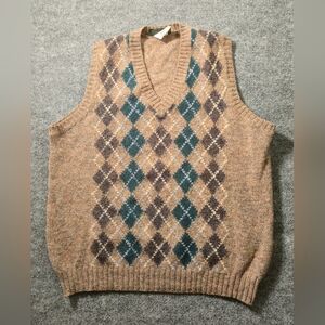 Vintage Marshall Fields Argyle 100% Wool Brown Sweater Vest Size Large